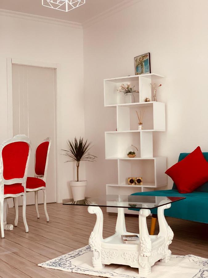 Sweet Apartment In Kutaissi Exterior foto